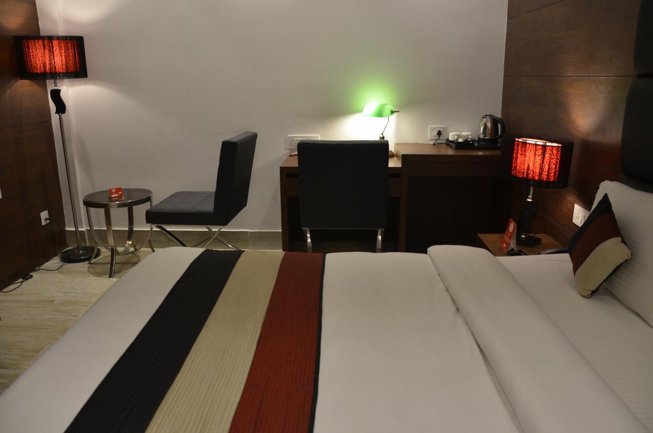 Oyo 1358 Hotel Crossroad Lucknow Extérieur photo