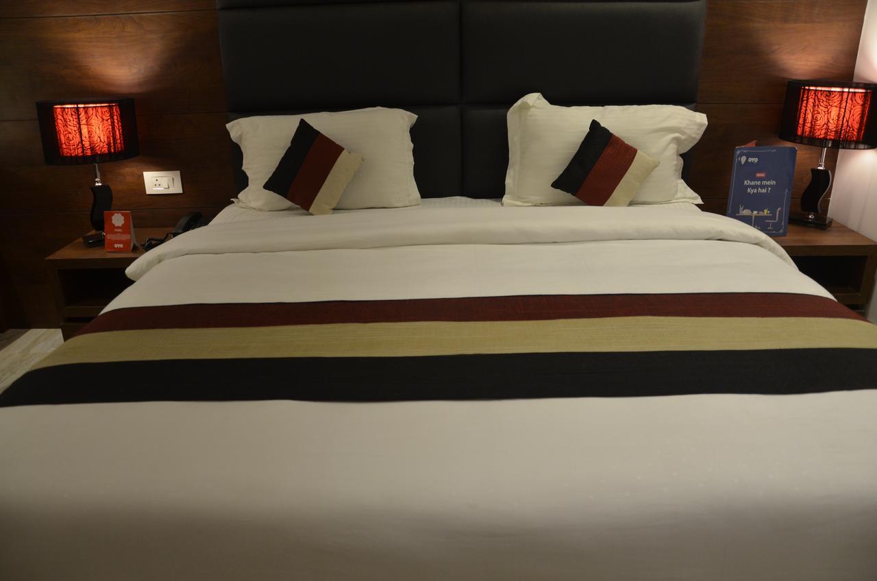 Oyo 1358 Hotel Crossroad Lucknow Extérieur photo