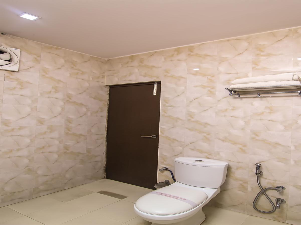 Oyo 1358 Hotel Crossroad Lucknow Extérieur photo