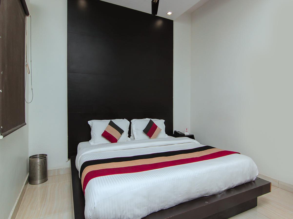 Oyo 1358 Hotel Crossroad Lucknow Extérieur photo