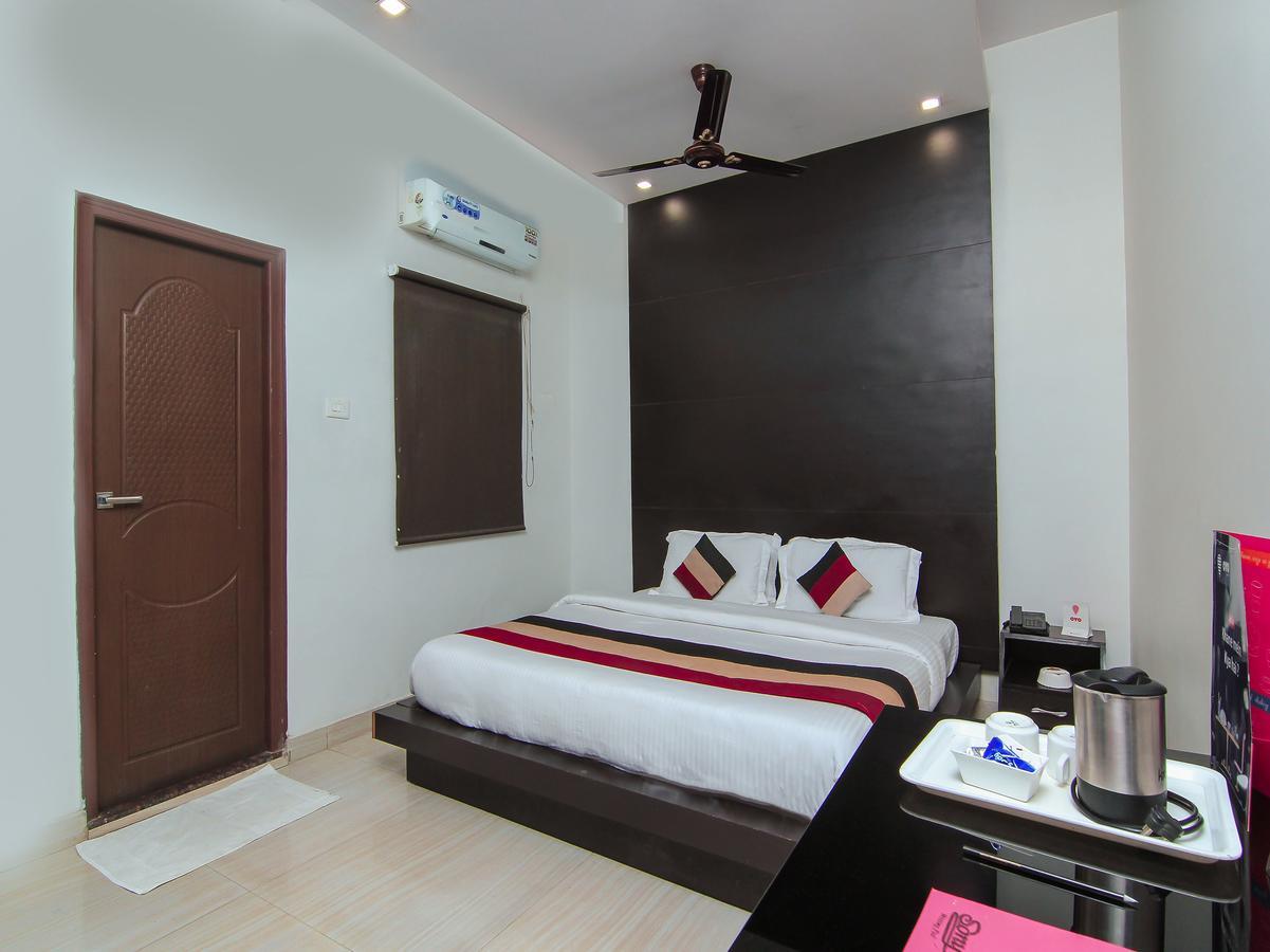 Oyo 1358 Hotel Crossroad Lucknow Extérieur photo