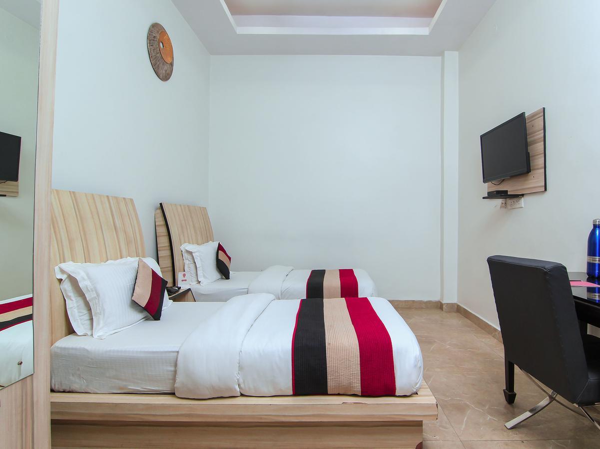 Oyo 1358 Hotel Crossroad Lucknow Extérieur photo
