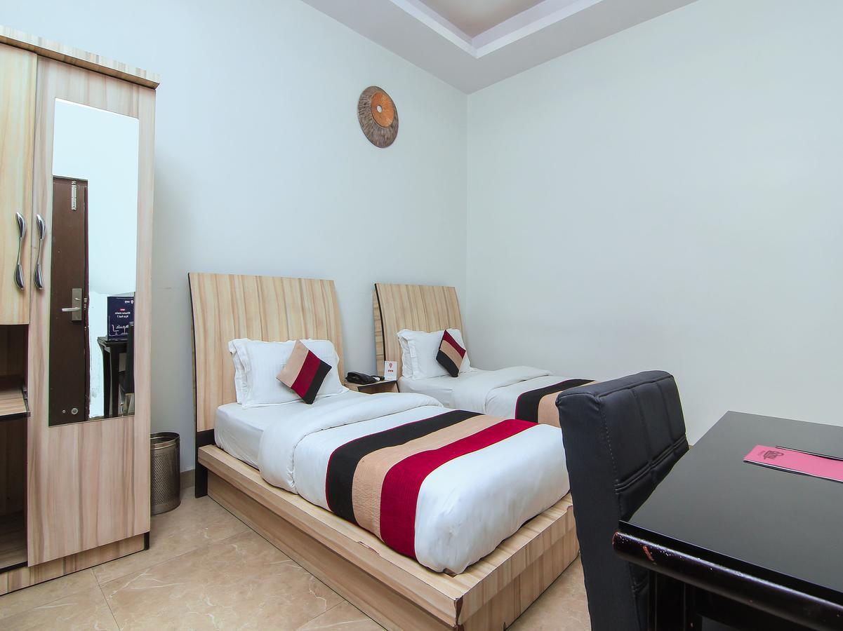 Oyo 1358 Hotel Crossroad Lucknow Extérieur photo