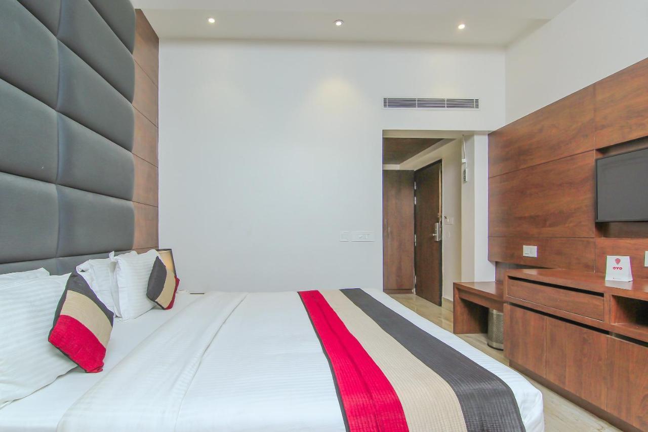 Oyo 1358 Hotel Crossroad Lucknow Extérieur photo