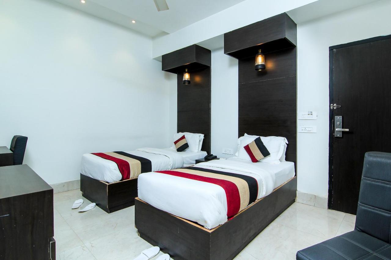 Oyo 1358 Hotel Crossroad Lucknow Extérieur photo