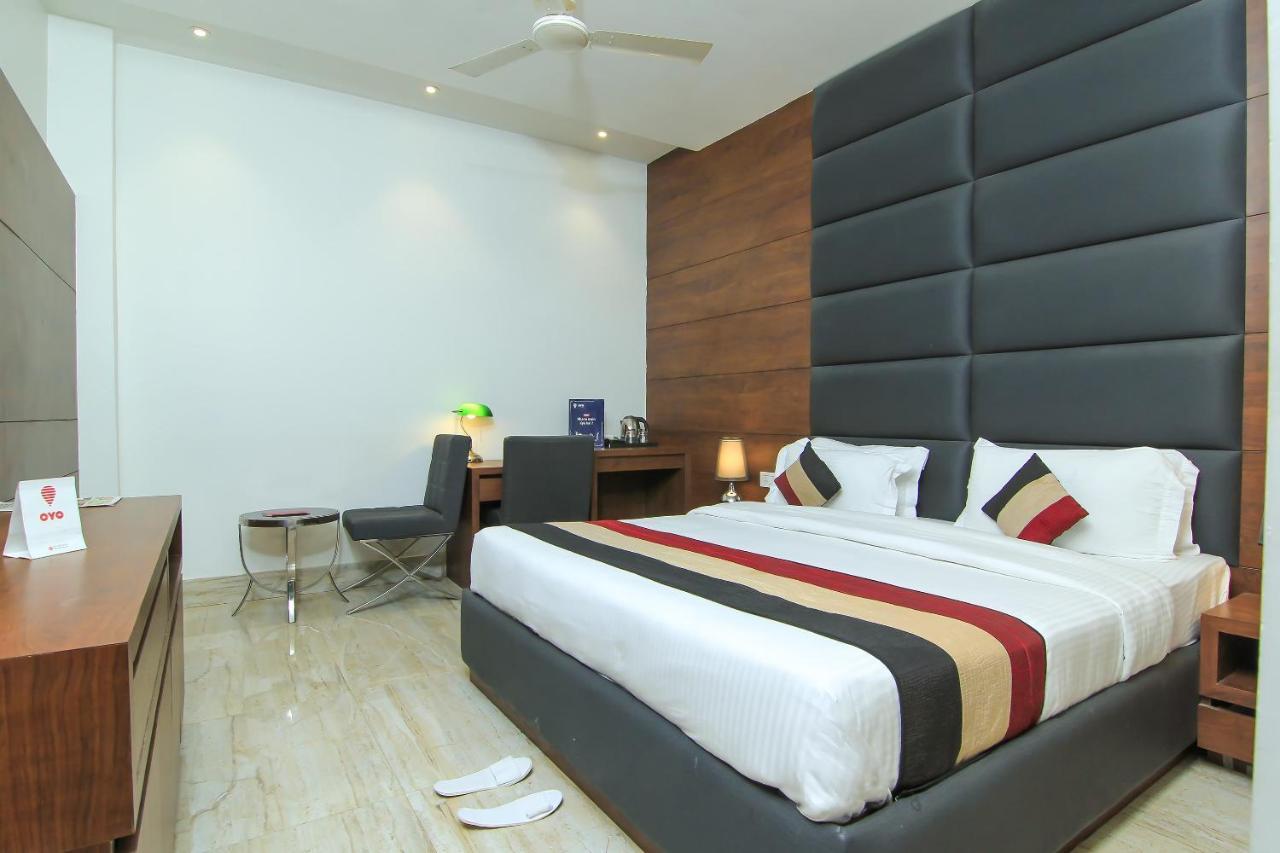 Oyo 1358 Hotel Crossroad Lucknow Extérieur photo