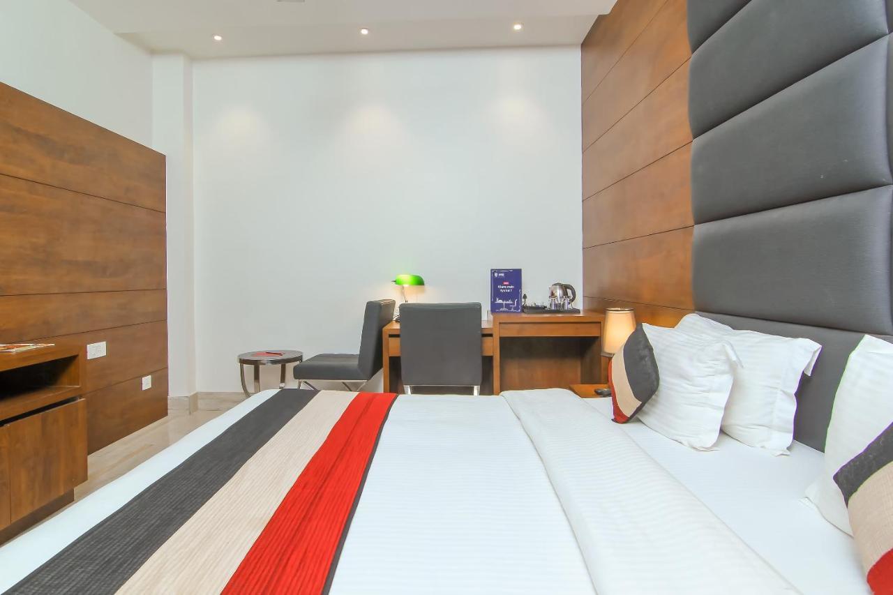 Oyo 1358 Hotel Crossroad Lucknow Extérieur photo