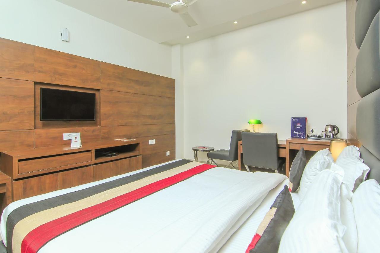 Oyo 1358 Hotel Crossroad Lucknow Extérieur photo